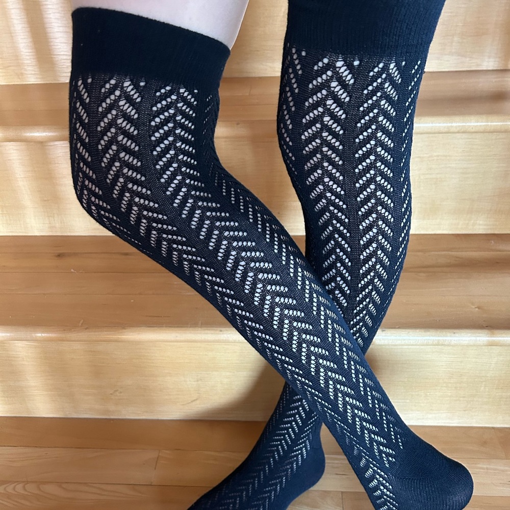 Treasure & Bond ~ Navy Blue Tall Socks ~ Women’s Shoe Size 6-10.5 ~ Brand New!